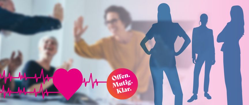 Gruppe von Menschen beim Meeting, Herzfrequenz-Symbol, Slogan „Offen. Mutig. Klar." und drei blaue Silhouetten.